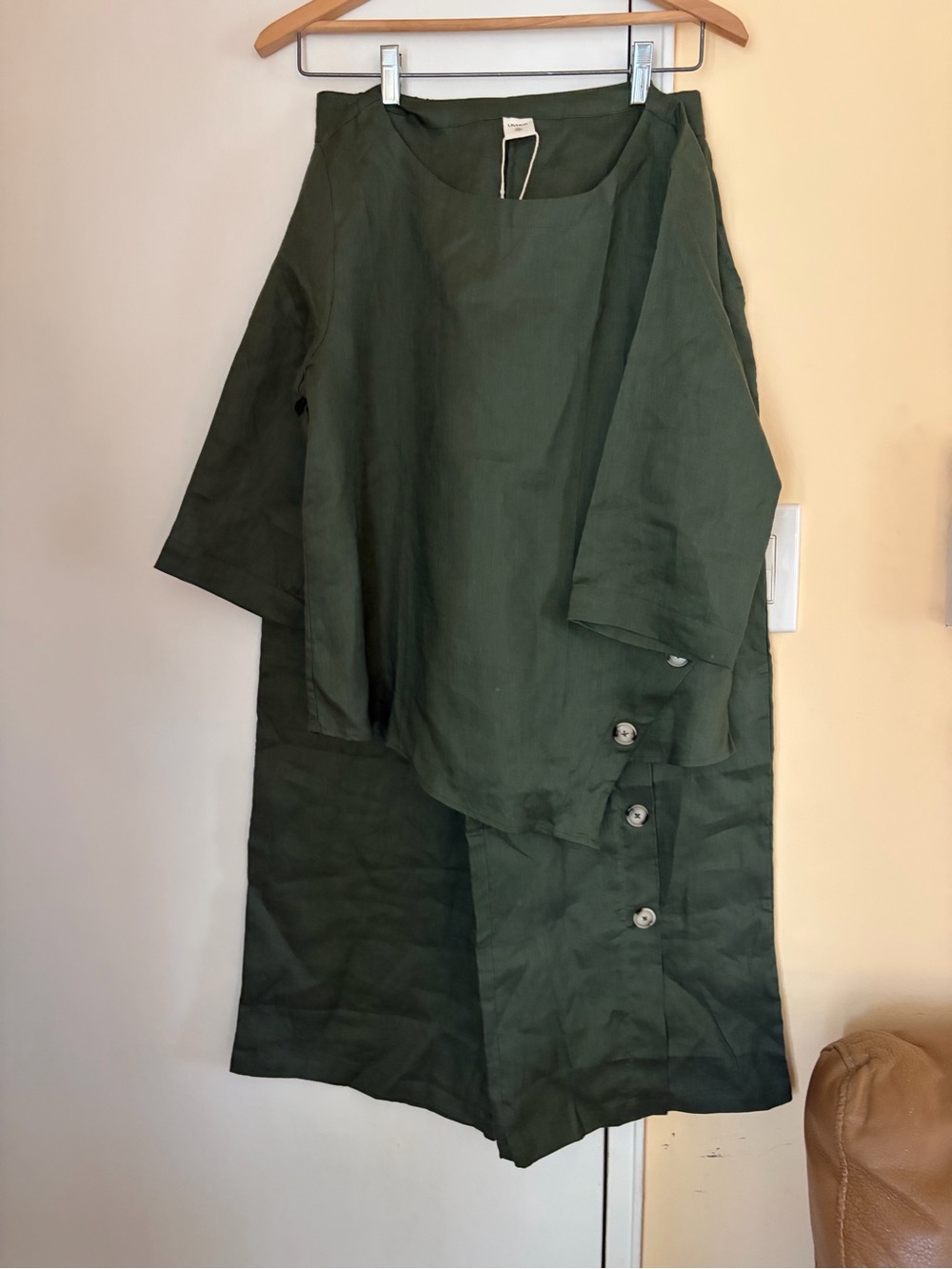 Lintico 100%
Linen 2-Piece Pants Set, NWT.